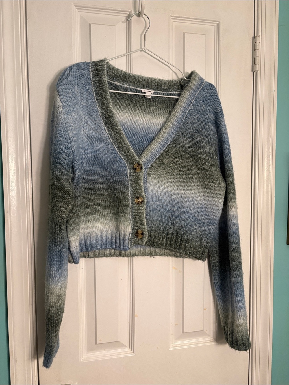 Cozy Ombre V-Neck Cropped Sweater
